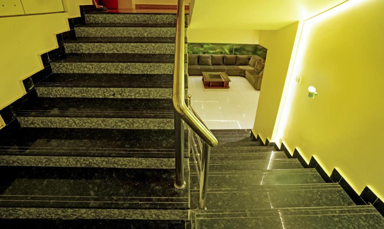Treebo Golden Nest Hotel Bhubaneswar Ngoại thất bức ảnh