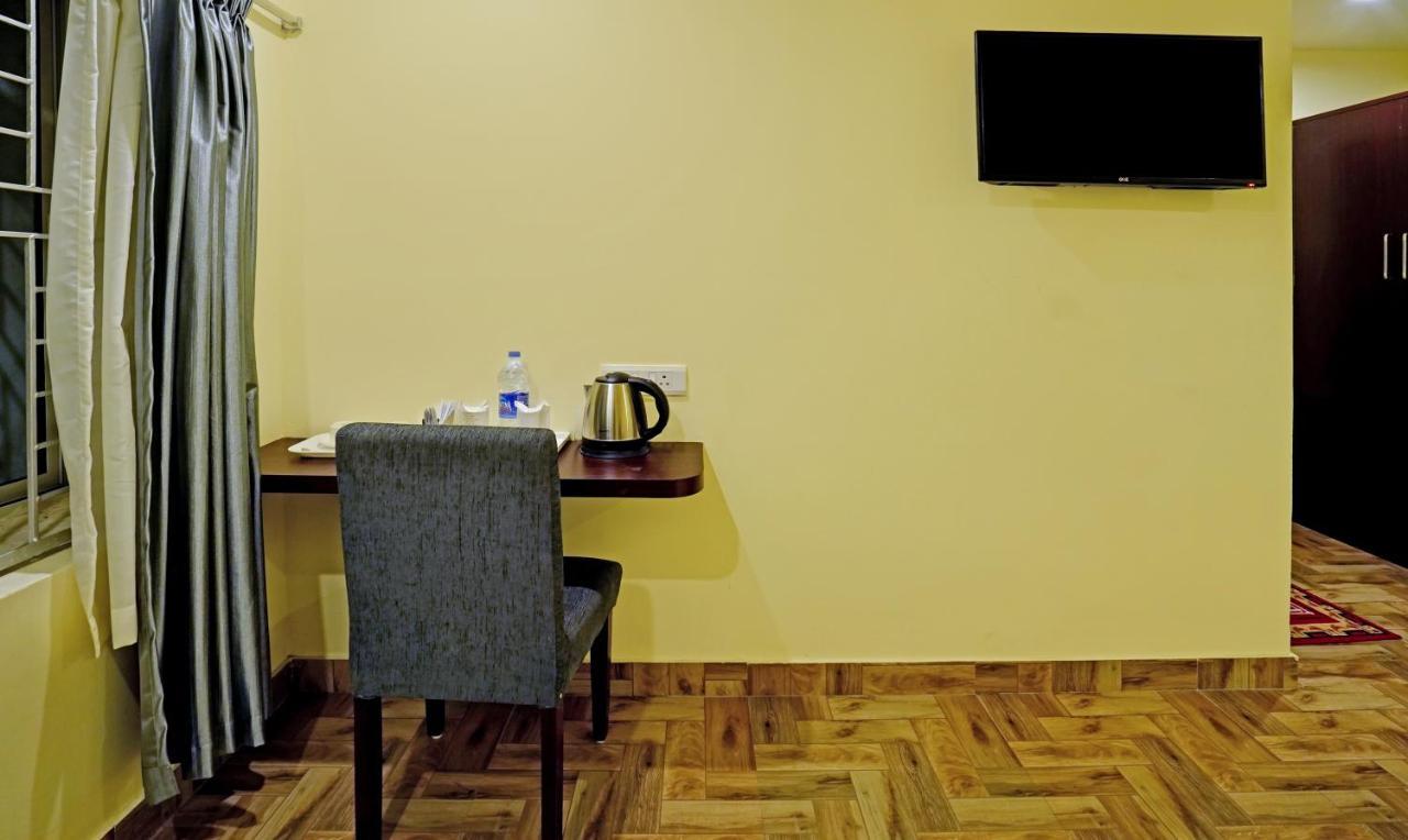 Treebo Golden Nest Hotel Bhubaneswar Ngoại thất bức ảnh
